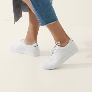 🔥 Rothy’s Bright White Lace Up Sneakers 🔥